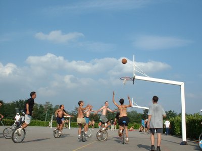 Basket  monocycle, Woodstower 2002